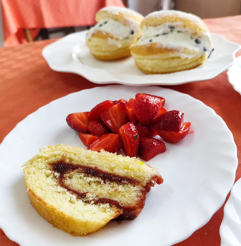 dolci siciliani tipici a colazione B&B Trapani