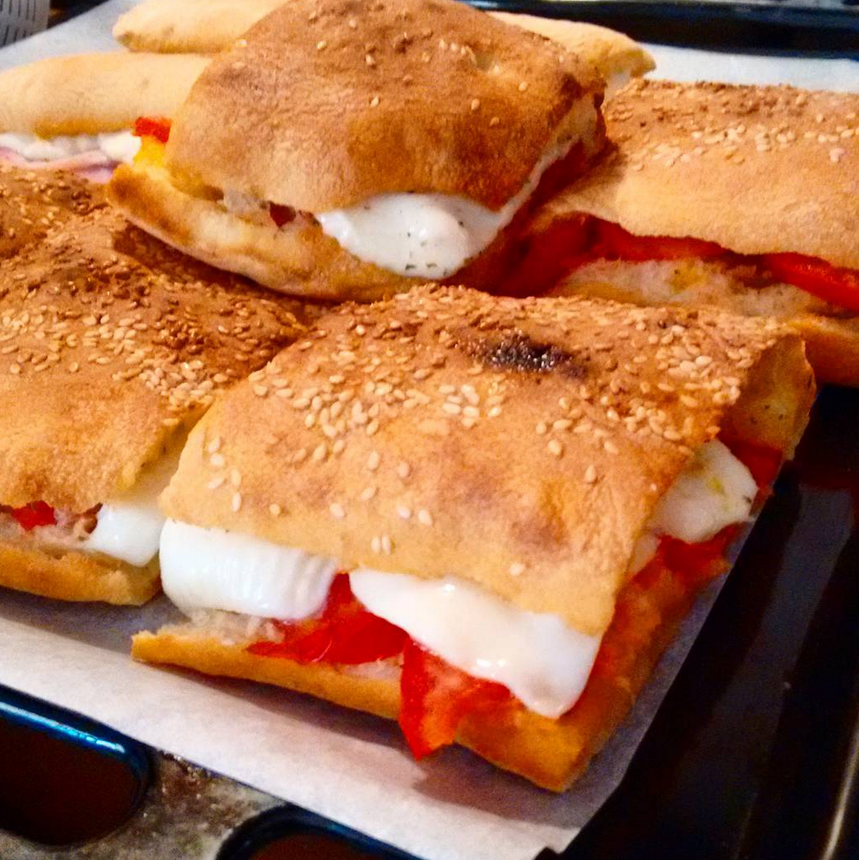 Pane cunzatu colazione salata siciliana B&B saline Trapani