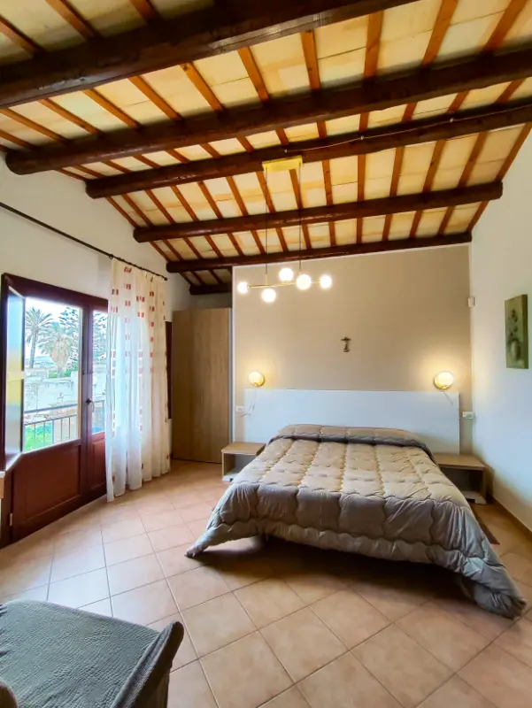 camera matrimoniale con servizi inclusi e climatizzata